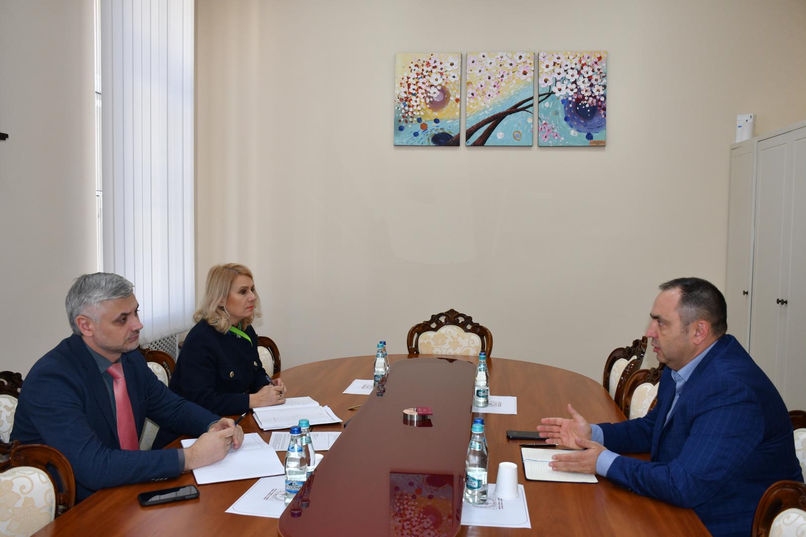 Elaborarea unui manual privind măsurile speciale de investigație și contrainformative, discutată la Institutul Național al Justiției